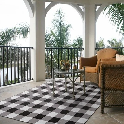Buffalo Plaid Outdoor Rug - Threshold 6 Buffalo Plaid Outdoor Rug - Threshold - Image 4