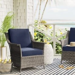 7'x10' Narrow Wornstripe Rectangular Woven Outdoor Area Rug Navy Blue - Threshold™